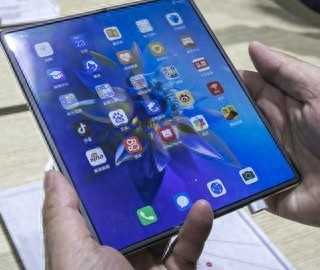 从奢侈品到“地摊货”，浅谈折叠手机的前世今生，死胡同已成