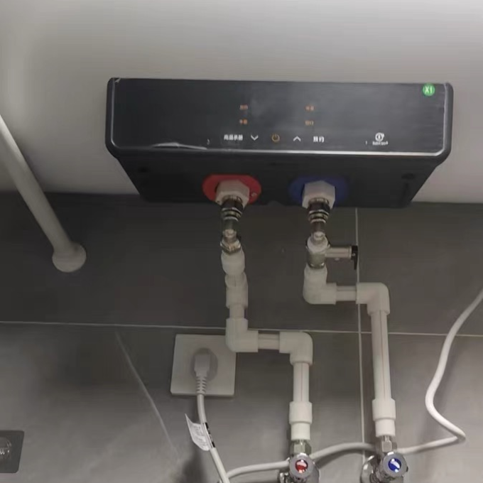 美的电热水器
