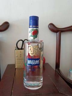 京东，53度，1.5L，123元的蛇年顺品郎