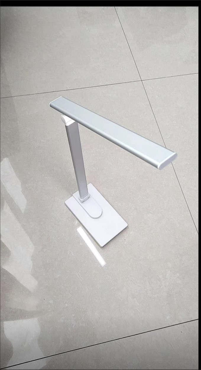 欧普普通台灯