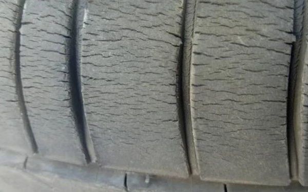 不管轮胎用的时间多久、磨损多严重，只需看这3个更换标准