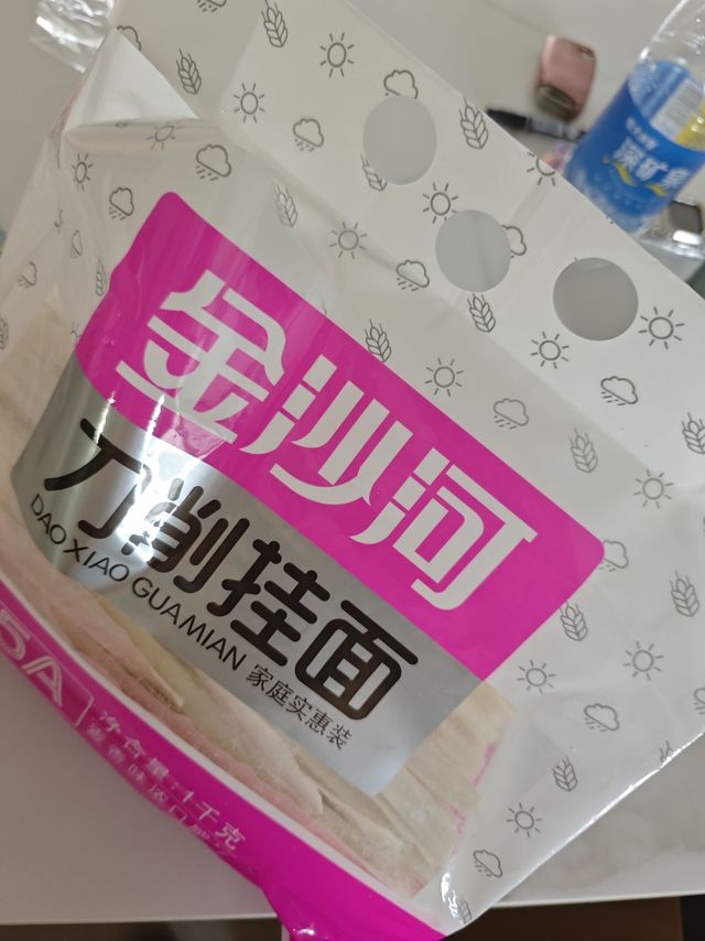 金沙河刀削挂面，1kg装够吃吗？