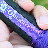 均衡实用，换颜一新！傲雷Seeker 4 Pro赛博紫大泛光手电体验