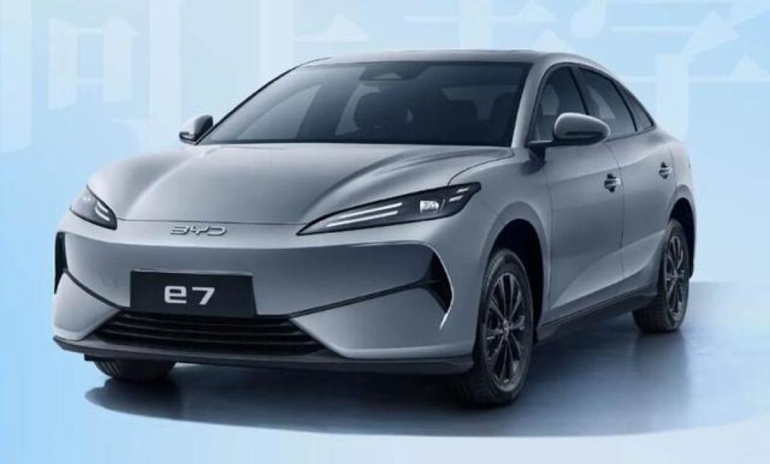 比亚迪e7 10.38万起售:刀片电池+520km续航,中型纯电市场性价比标杆