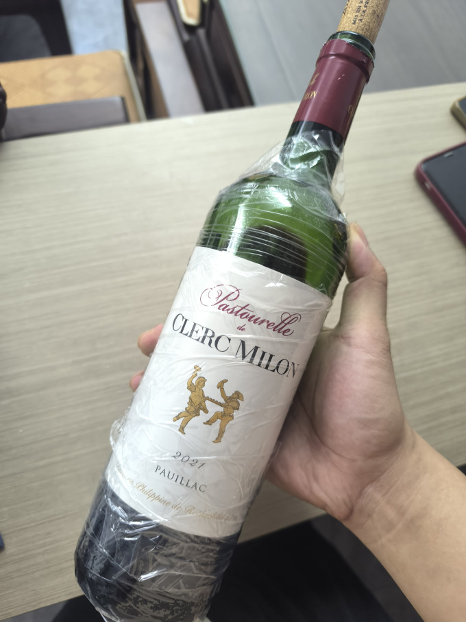 红葡萄酒