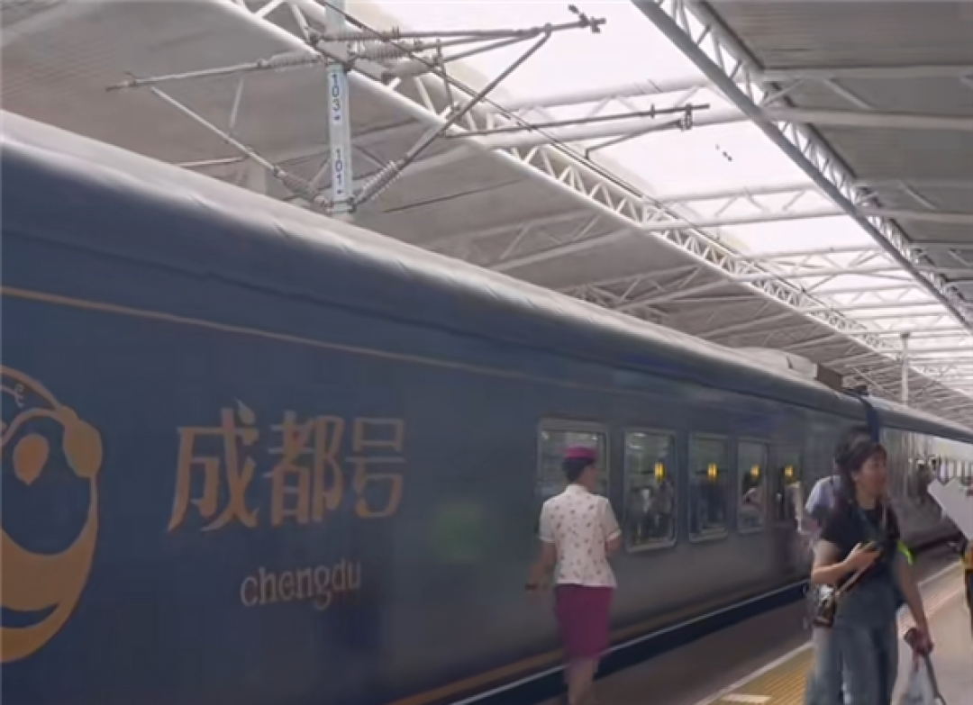 成都到新疆的旅游火车专列卖爆:16天耍遍新疆 票价5万起