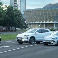 汽车圈 篇零：销量128.1万辆！比亚迪持续领跑国内外新能源汽车市场！
