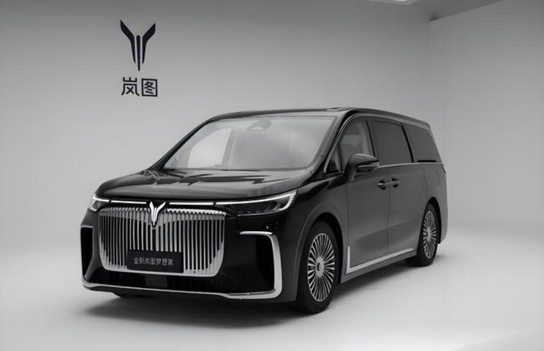 2025高端MPV三强对决:魏牌高山/岚图梦想家/腾势D9空间智能动力全解析