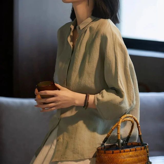 夏天的松弛感，是亚麻衬衣给的