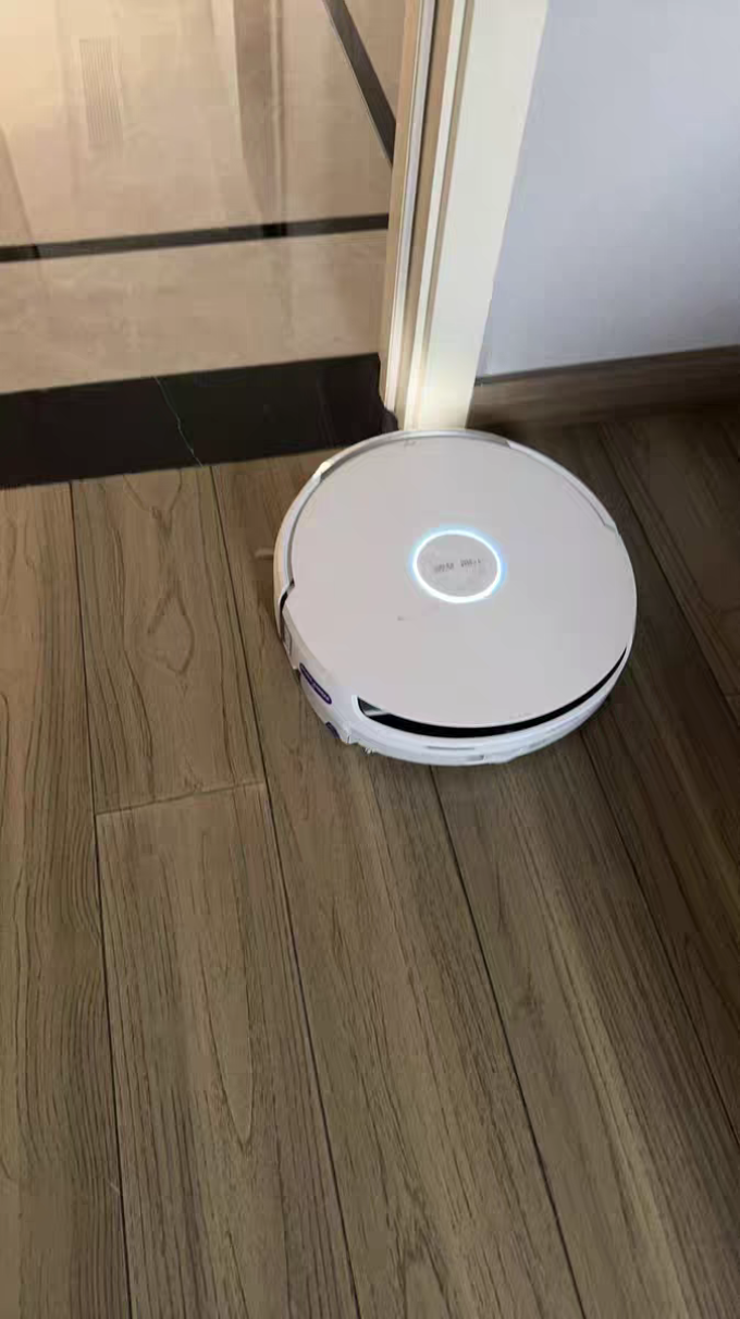 新品云鲸逍遥002全自动扫拖机