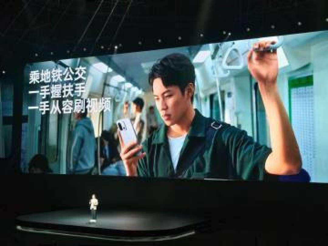 大屏当道,小屏旗舰如何实现单手操控与续航性能的黄金平衡?