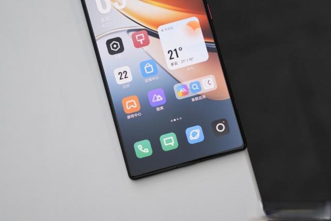 努比亚Z70 Ultra全面屏体验:七代屏下前摄革新与无界视效的完美融合