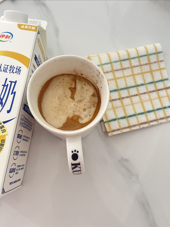 伊利低温牛奶