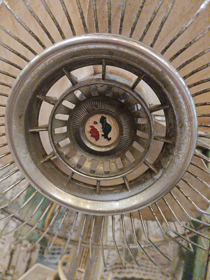 摩米士台扇