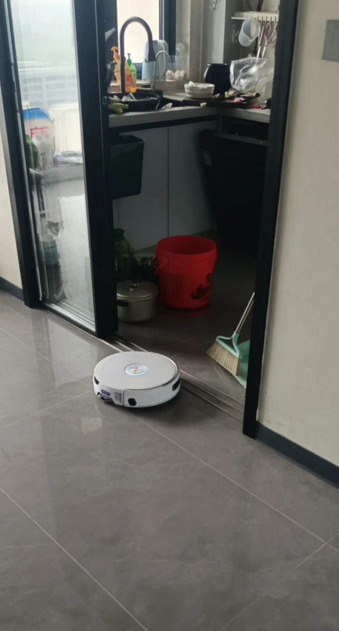 云鲸扫地机器人