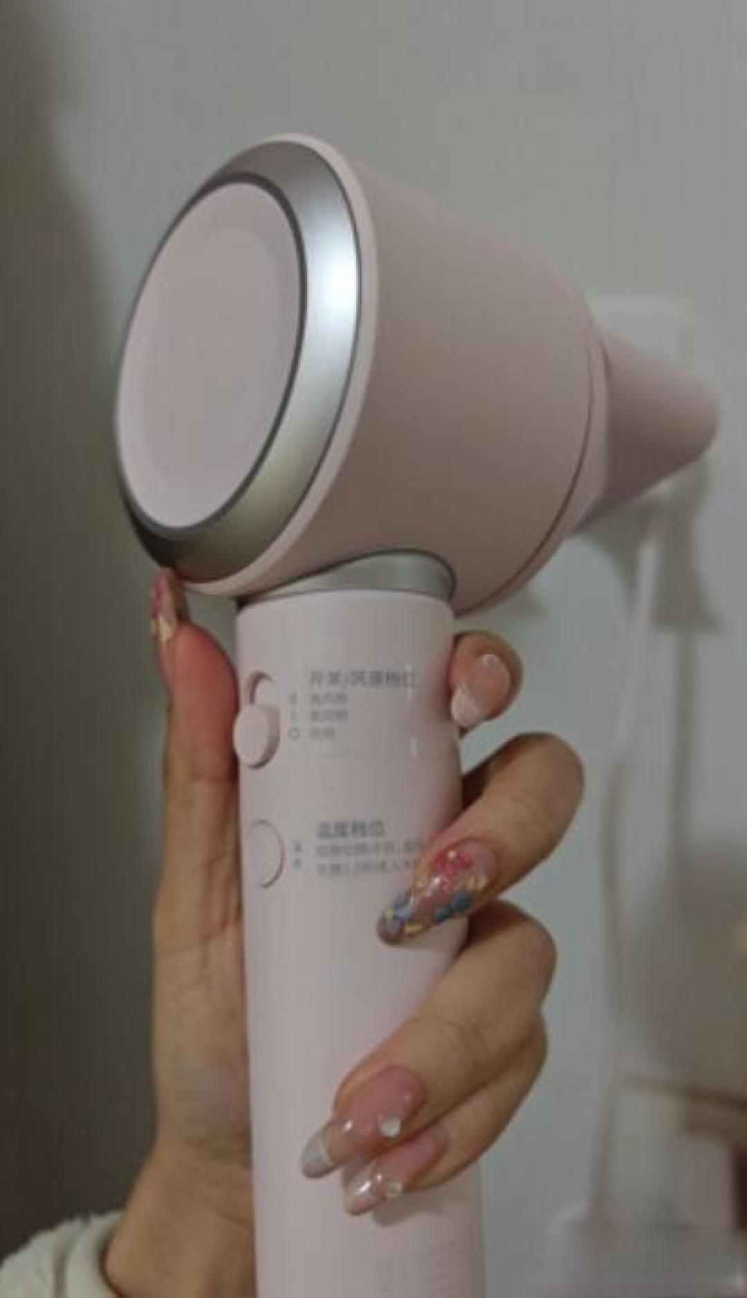 高速吹风机实测推荐:护发黑科技与智能温控成选购关键