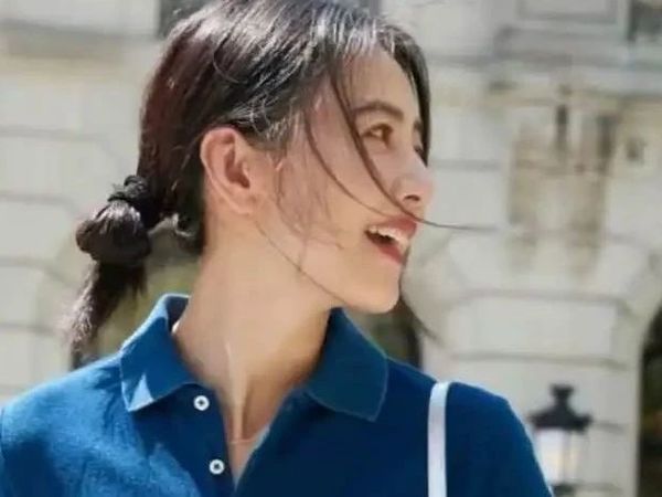 女人过了50岁，为什么劝你少穿T恤，多穿polo衫？看对比图就懂