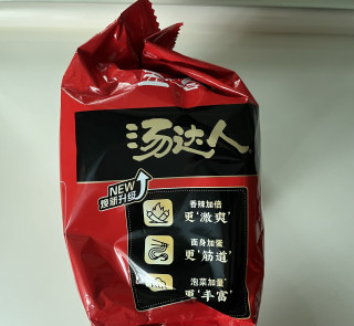 汤达人方便面的汤底太香了！