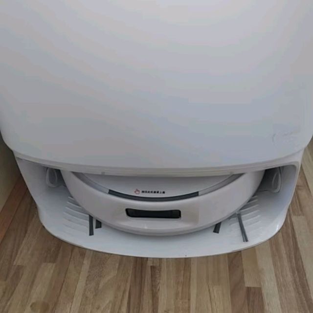 干净神器还得是云鲸扫地机器人