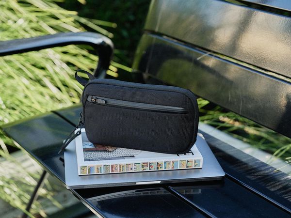 Slim Pouch 2 X-Pac 高颜值销量最好的收纳包手拿包