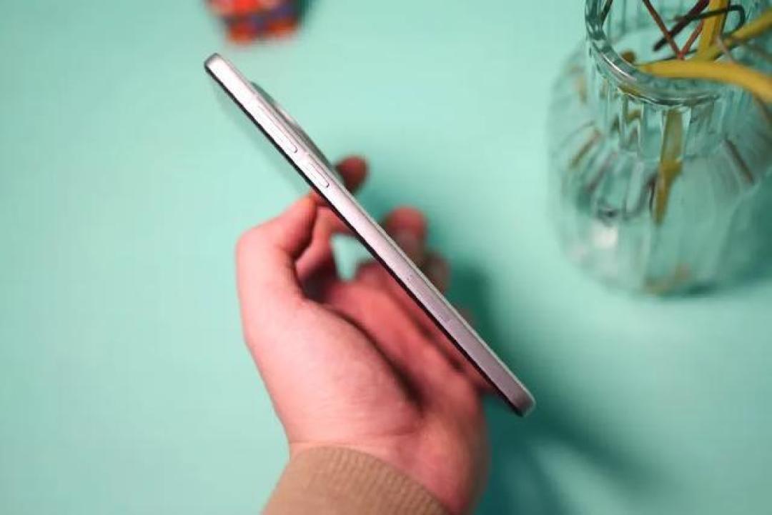 OPPO Find X8 Pro降价不减配:双潜望长焦+天玑9400再立旗舰标杆