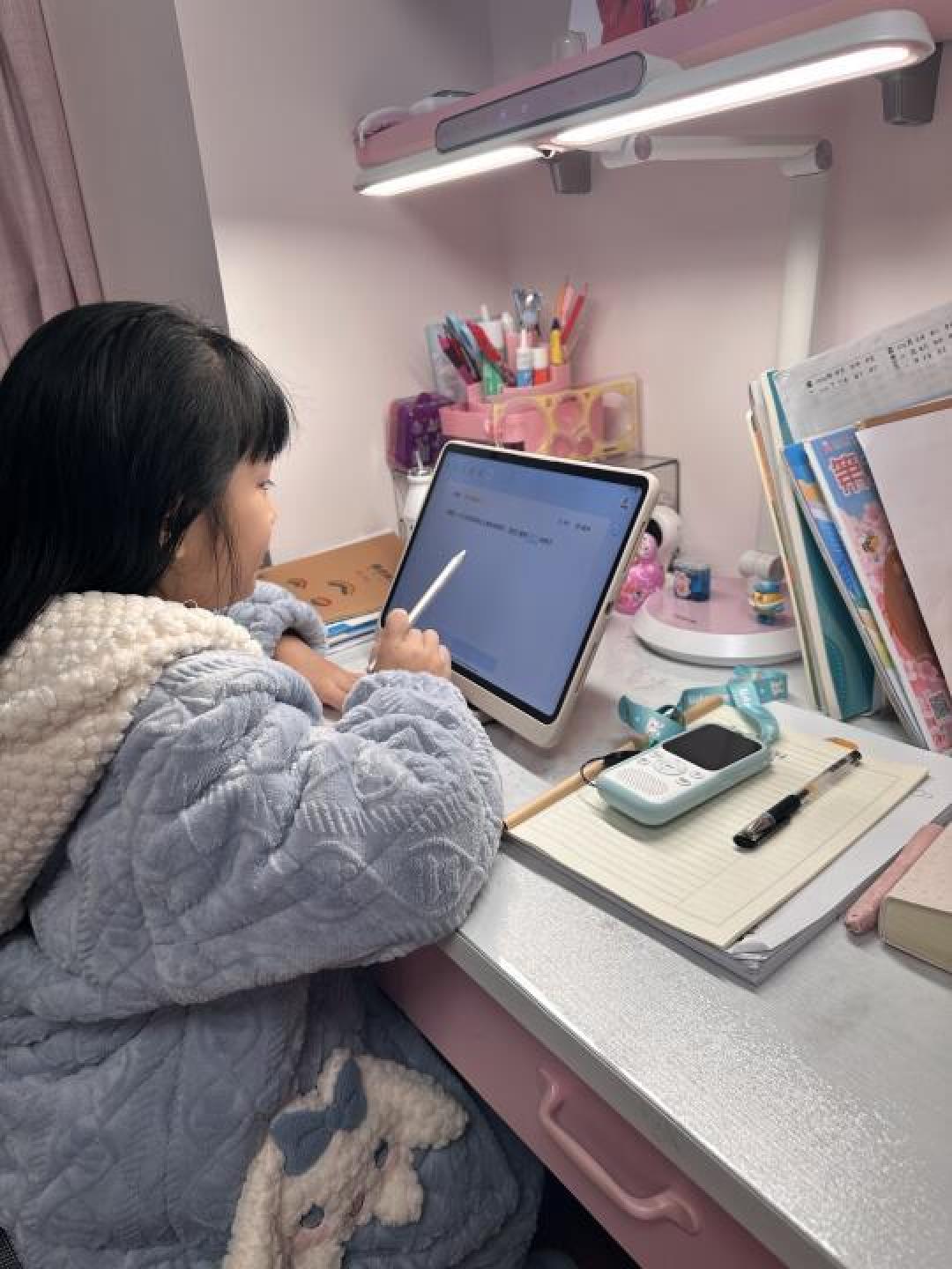 学而思学习机分层设计真香：AI精准辅导解放家长，三阶培优直击痛点
