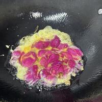520玫瑰炒鸡蛋全攻略：3朵鲜花2个蛋，解锁舌尖上的浪漫密码