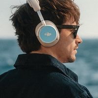 B&O 发布 BEOPLAY H100 头戴式耳机CHARLES LECLERC限量版