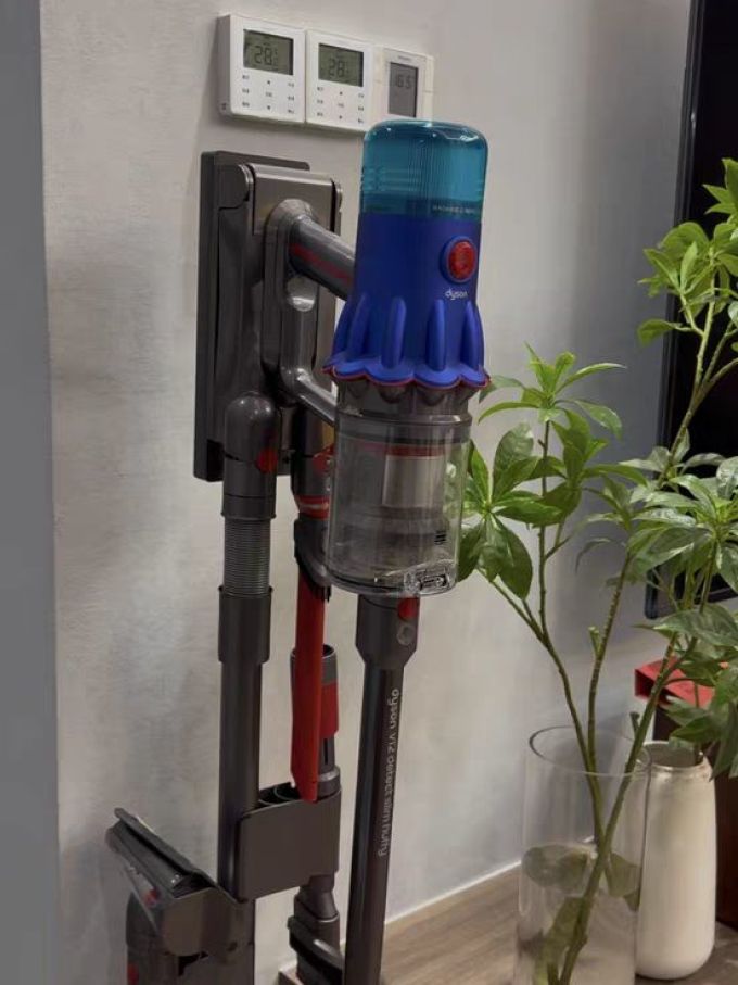 戴森手持式吸尘器