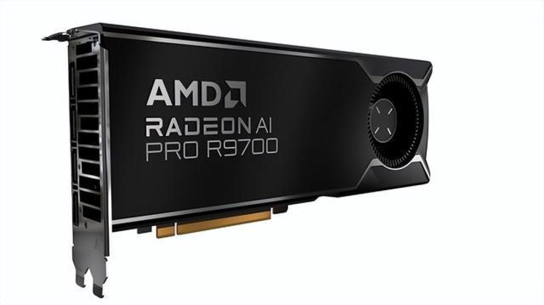 AMD发布首款RDNA4专业显卡:32GB显存专攻AI大模型,四卡并联可达128GB