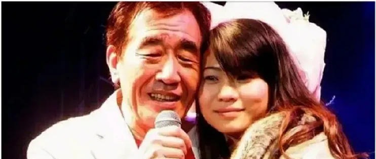 歌王张帝娶小自己33岁的张馨茹,是女儿的闺蜜,资产转入她名下_床垫_什么值得买