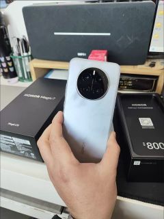 护眼商务两不误，荣耀Magic7真香