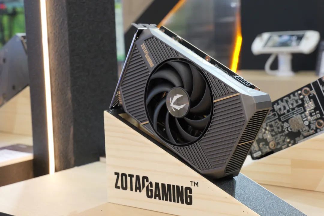 Computex 2025：索泰带来RTX 5090 ARCTICSTORM水冷卡，以及ZONE 2掌机