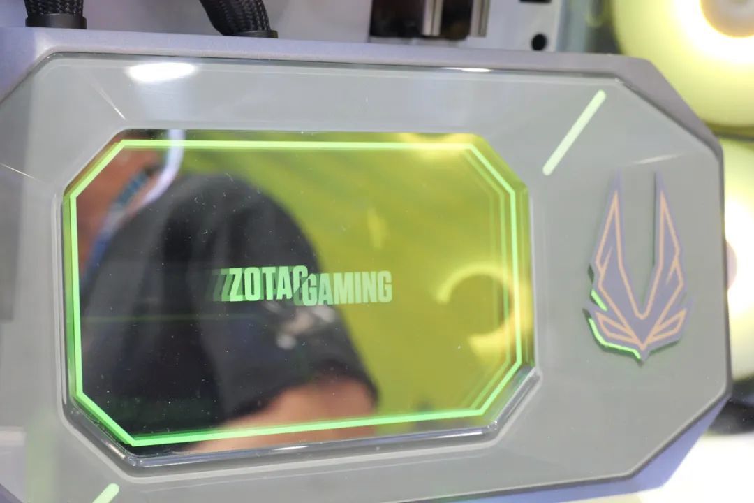 Computex 2025：索泰带来RTX 5090 ARCTICSTORM水冷卡，以及ZONE 2掌机