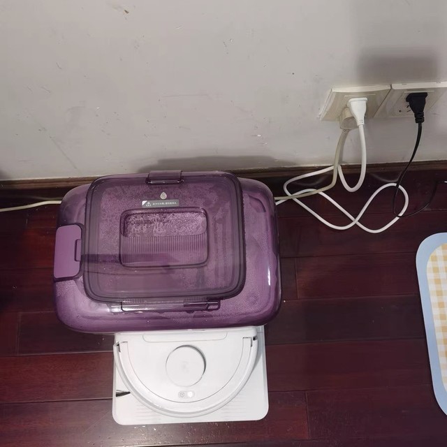 科沃斯地宝mini：小户型清洁利器