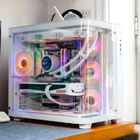 华硕ROG RTX 5070 Ti显卡评测：4K游戏新标杆，7000元档是否值得入手？