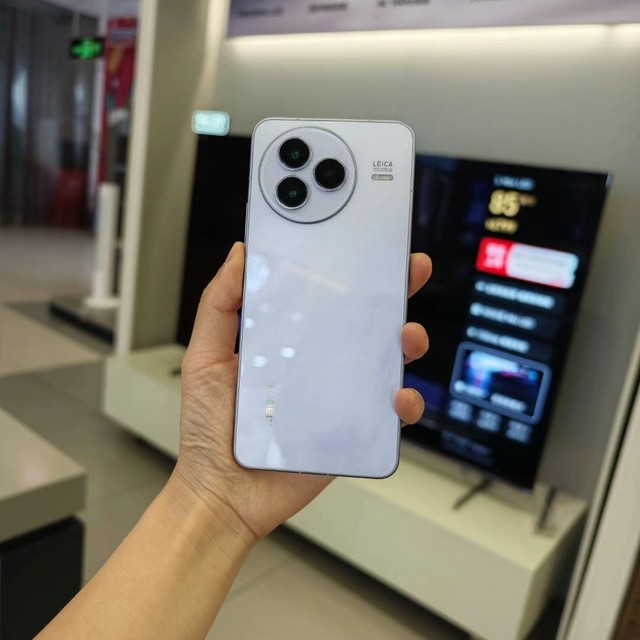 iPhone 转投小米 Civi 5 Pro：这 3 个升级让我彻底真香~
