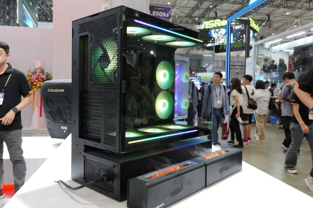 Computex 2025:骨伽推出CFV235悬浮式机箱,并带来两款全新水冷和联排风扇