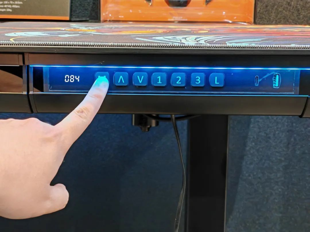 Computex 2025:骨伽推出CFV235悬浮式机箱,并带来两款全新水冷和联排风扇