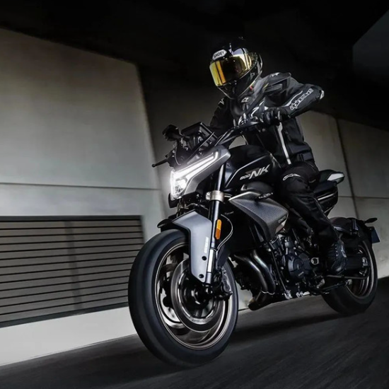 2025款春风800NK犀灵+国产街车摩托车