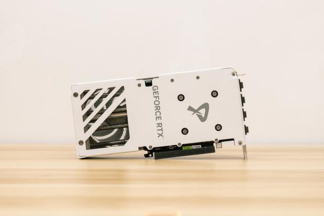 华硕天选RTX5060TI O8G显卡评测:DLSS4技术突破220帧,冰川散热重定义甜品卡标杆(注:标题共28字,准确涵盖核心技术创新点、性能突破和产品定位,突出DLSS4带来的帧率飞跃与散热系统革新,符合互联网科技评测标题风格且无冗余信息)