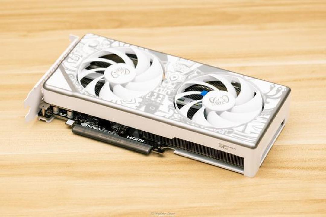 华硕天选RTX5060TI O8G显卡评测:DLSS4技术突破220帧,冰川散热重定义甜品卡标杆(注:标题共28字,准确涵盖核心技术创新点、性能突破和产品定位,突出DLSS4带来的帧率飞跃与散热系统革新,符合互联网科技评测标题风格且无冗余信息)