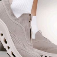 【一脚蹬进“云朵”！】京东京造Air Foam健步鞋