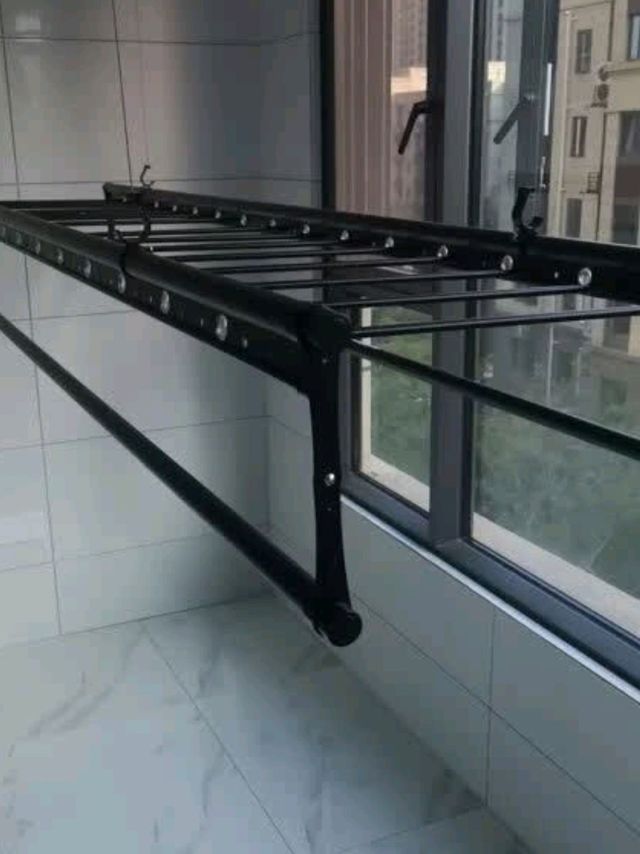 遥控升降晾衣架,轻松调节高度