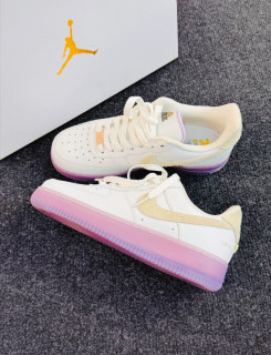 紫色很有韵味：Nike Air Force 1 '07 LX
