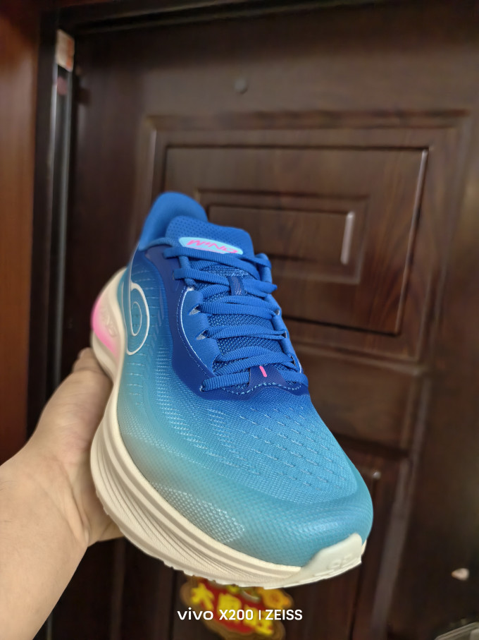 乔丹跑鞋