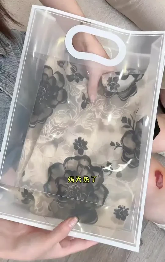 妈妈的美从衣品和气质中体现，穿的好看了，人也会变得好看#妈妈装 #时尚妈妈装  #国风服饰  #中老年穿搭  #春夏新款
