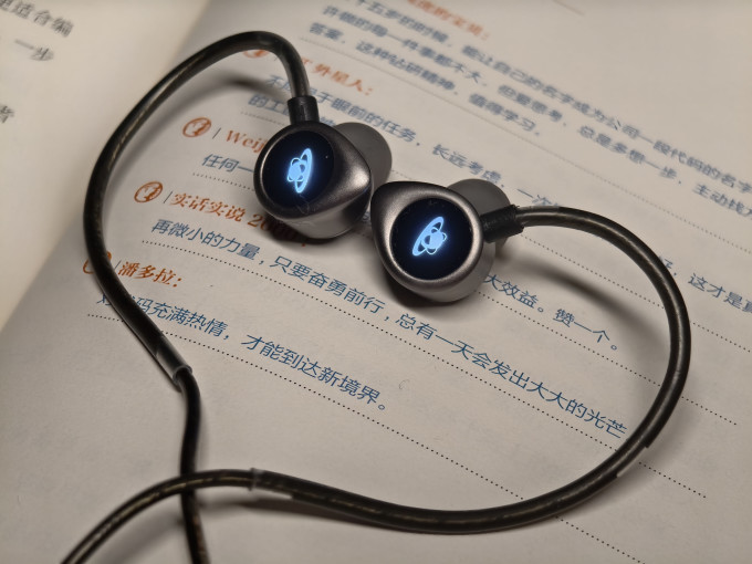 魅族耳塞式耳机