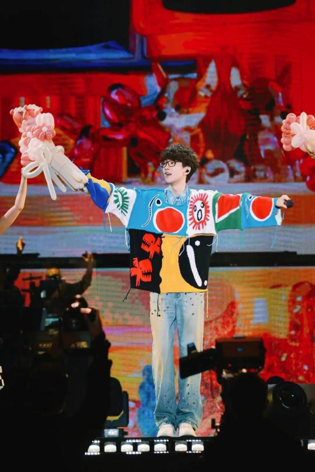 许嵩巡演22城破纪录：沉浸式舞台+文旅联动刷新音乐体验