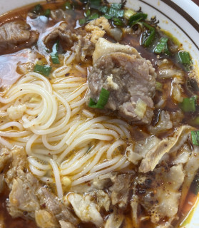 羊肉粉和羊肚包肉都很好吃
